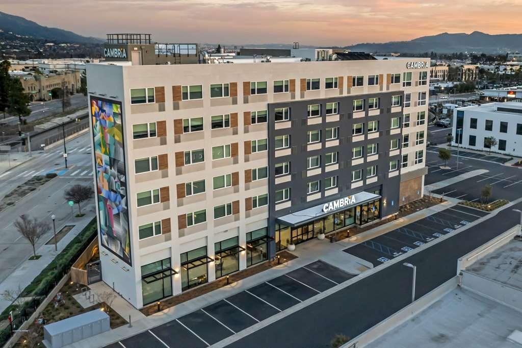 Cambria Hotel Burbank Airport Екстер'єр фото