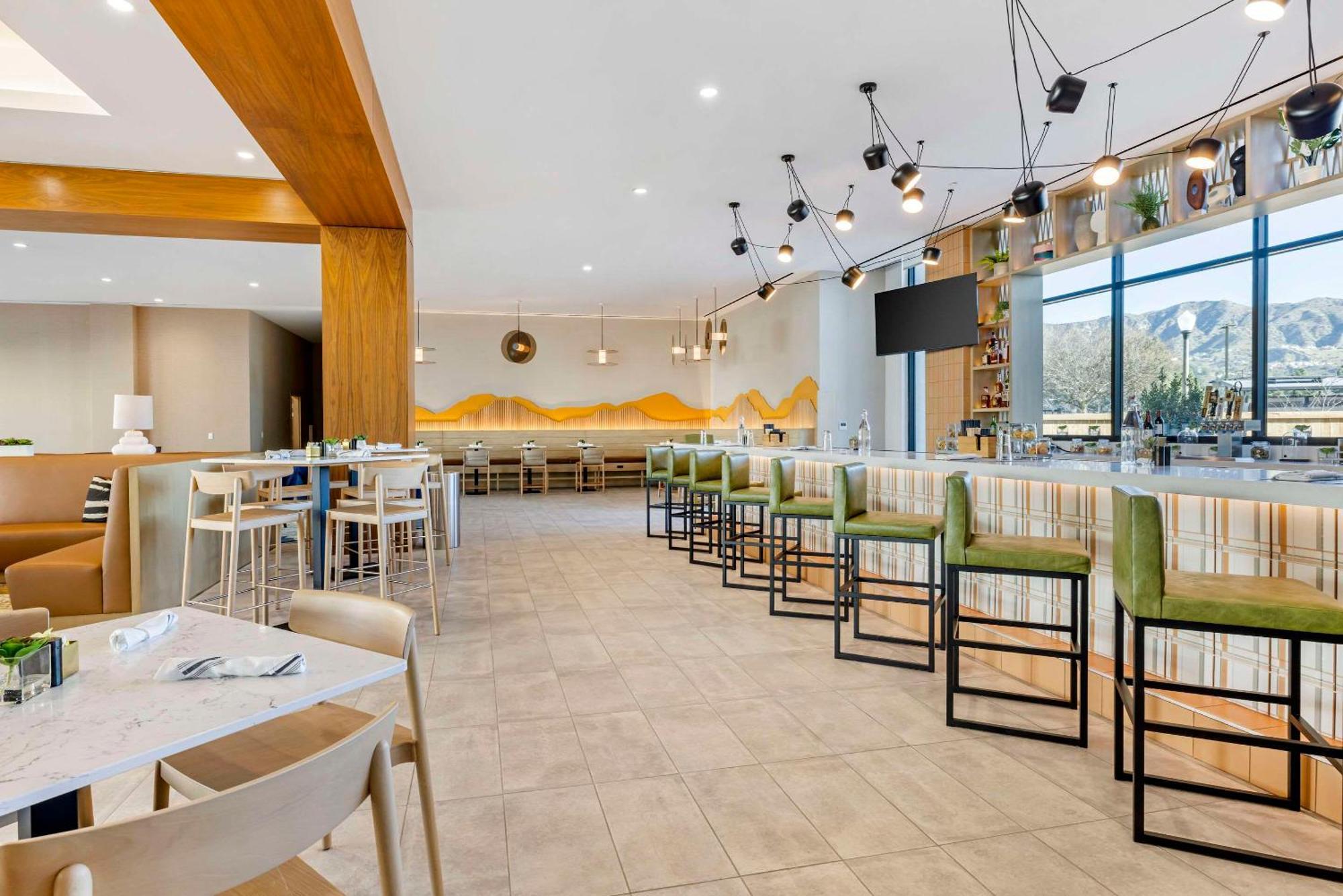 Cambria Hotel Burbank Airport Екстер'єр фото