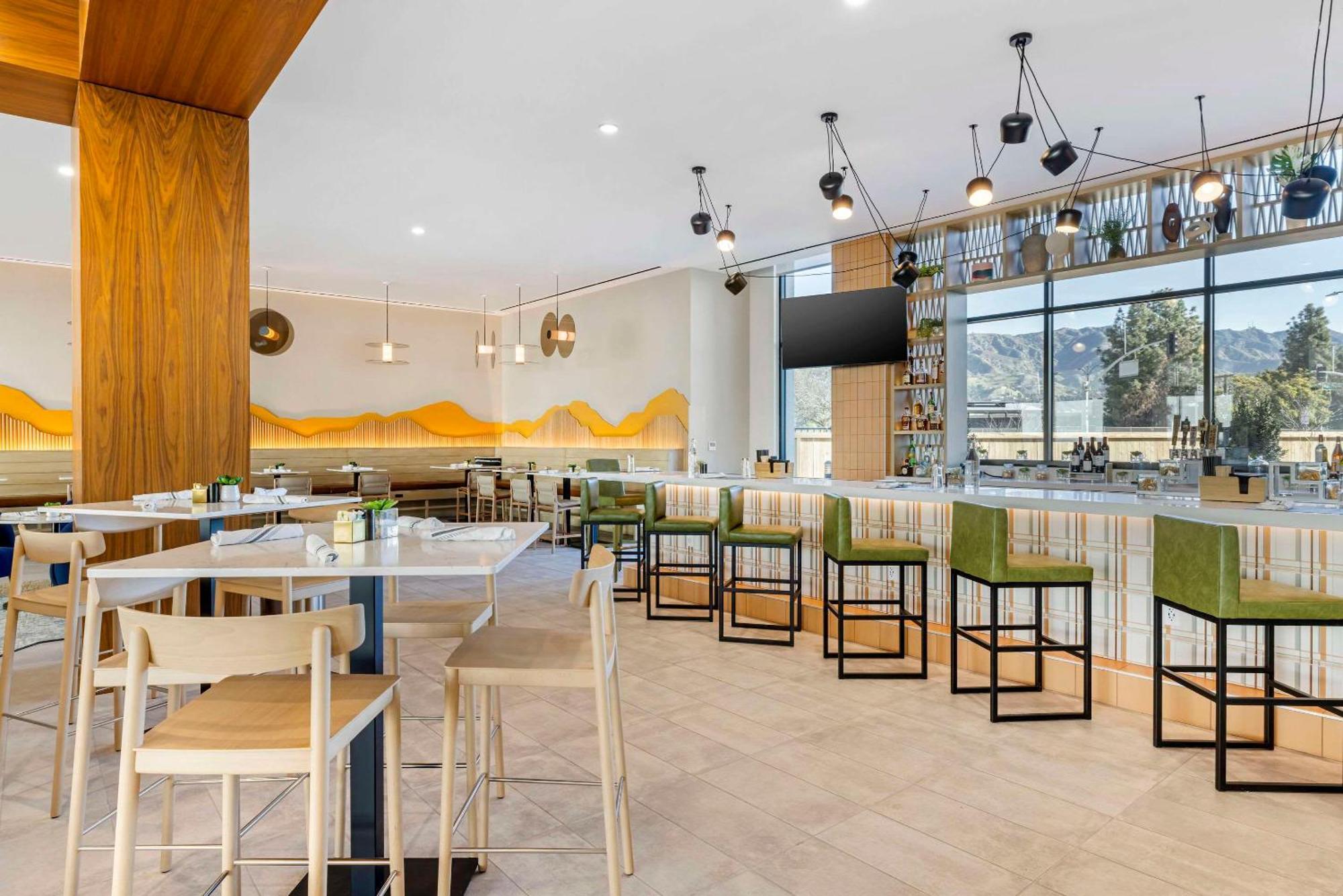 Cambria Hotel Burbank Airport Екстер'єр фото