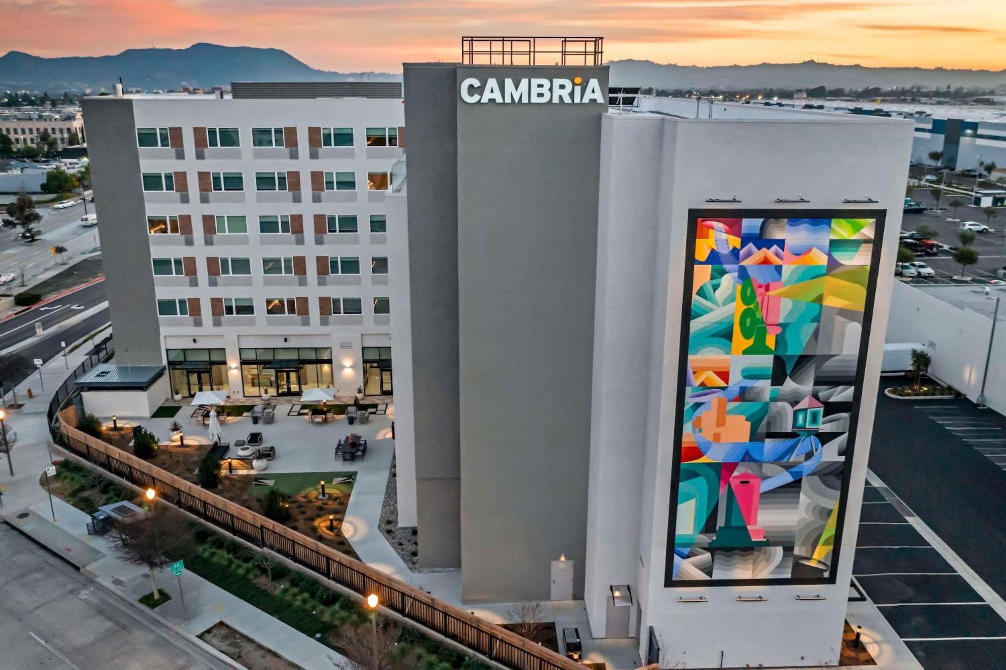 Cambria Hotel Burbank Airport Екстер'єр фото