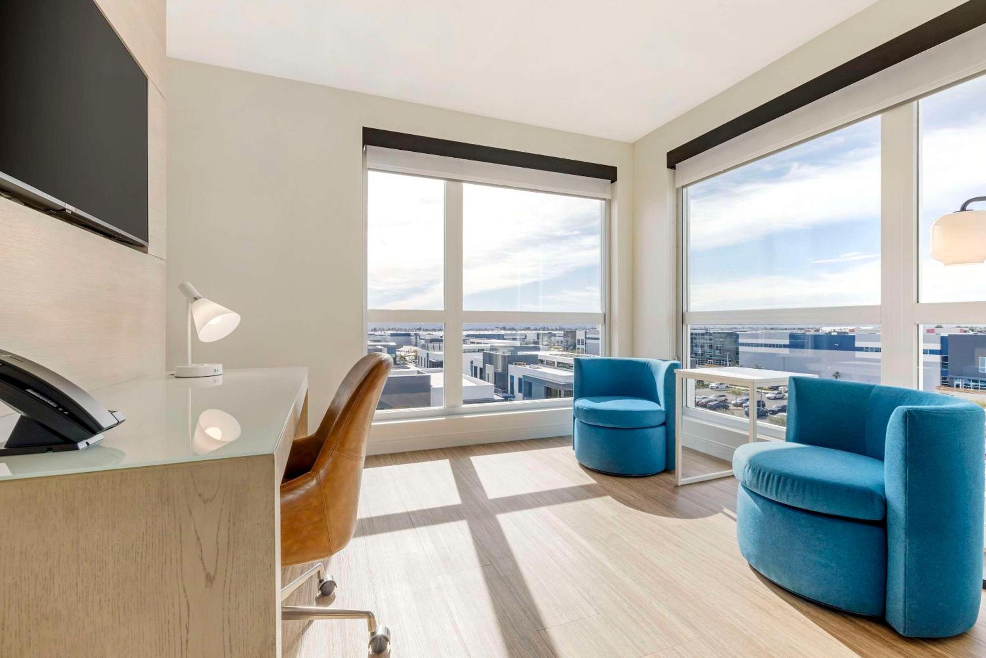 Cambria Hotel Burbank Airport Екстер'єр фото