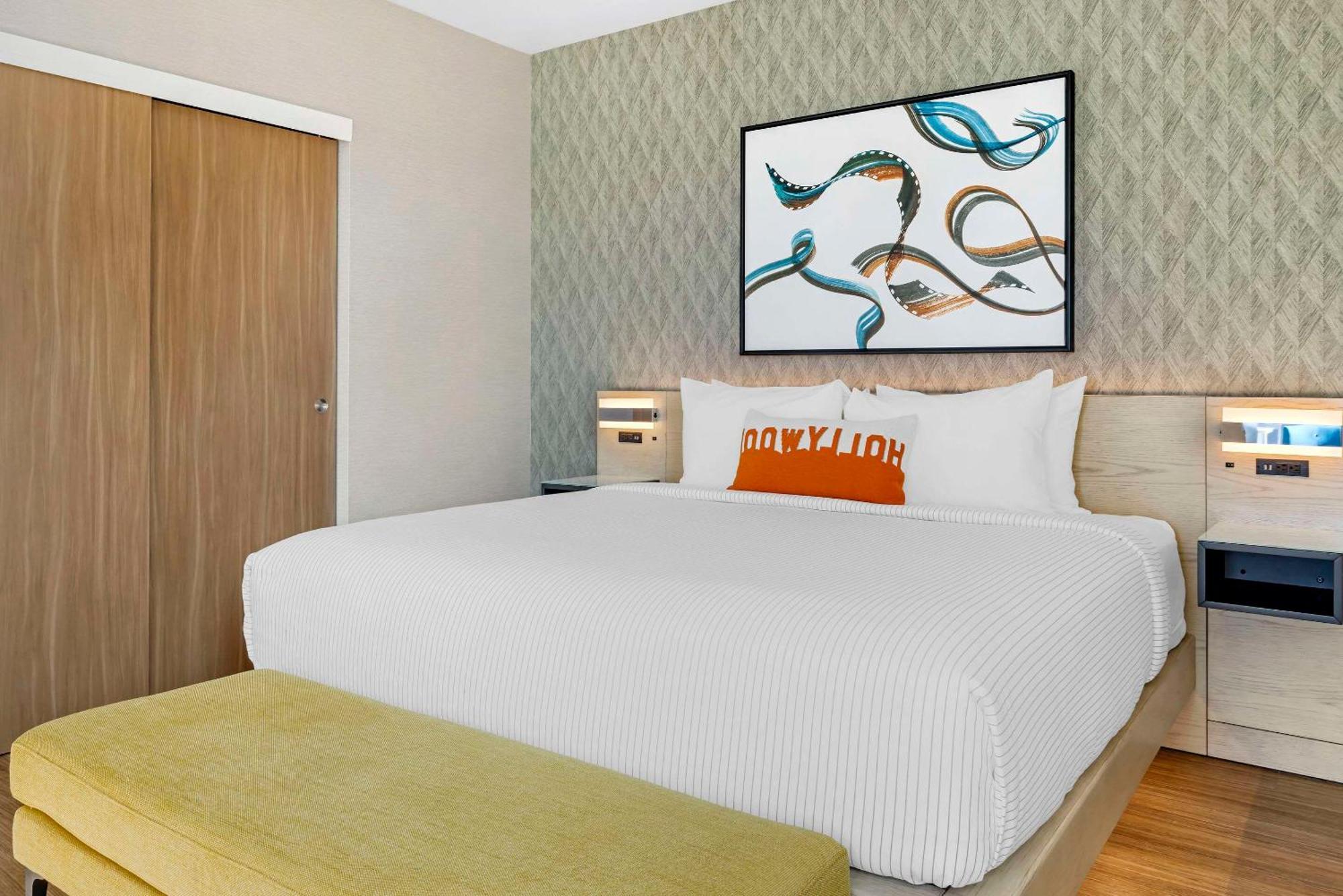 Cambria Hotel Burbank Airport Екстер'єр фото