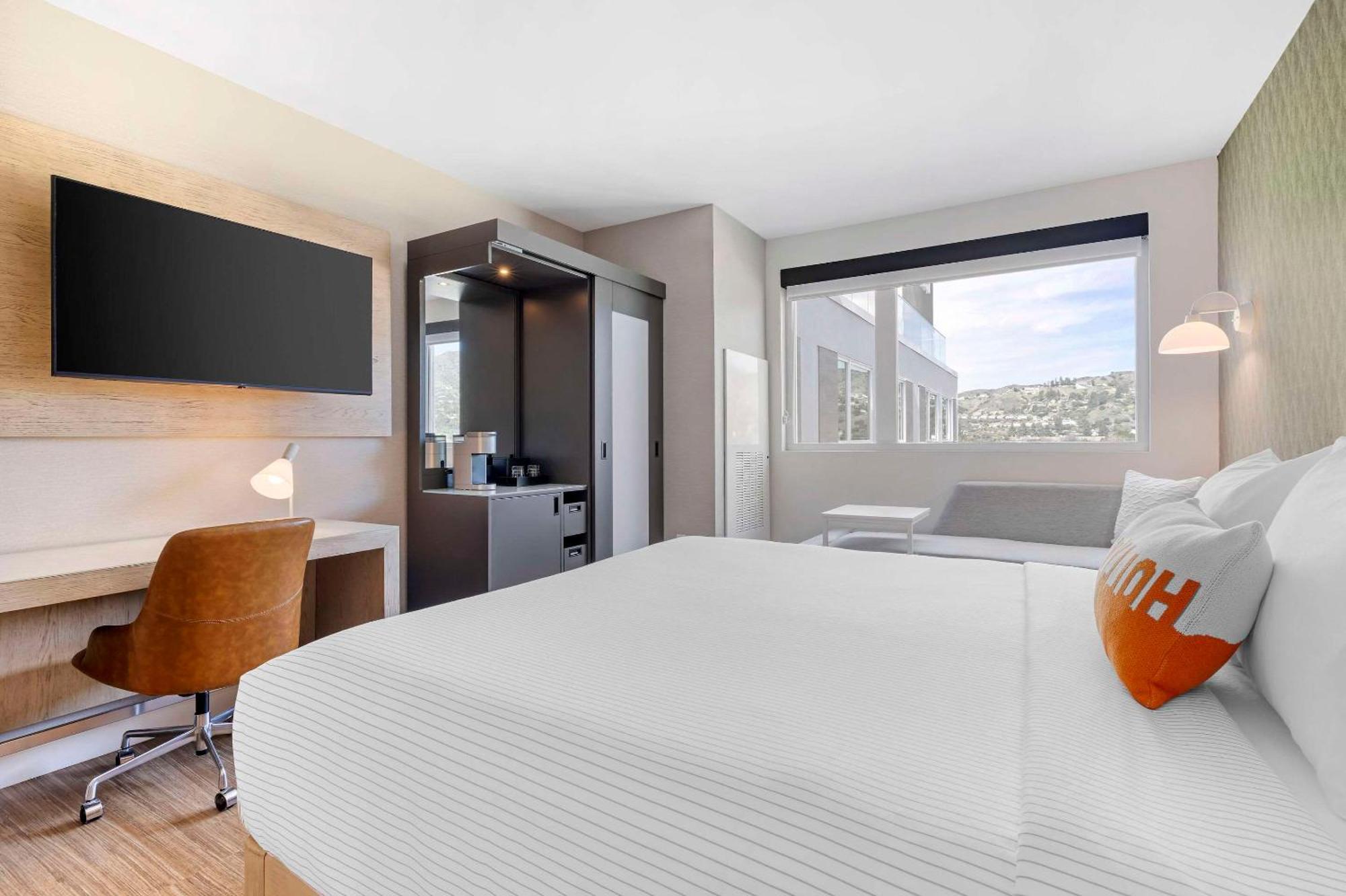 Cambria Hotel Burbank Airport Екстер'єр фото