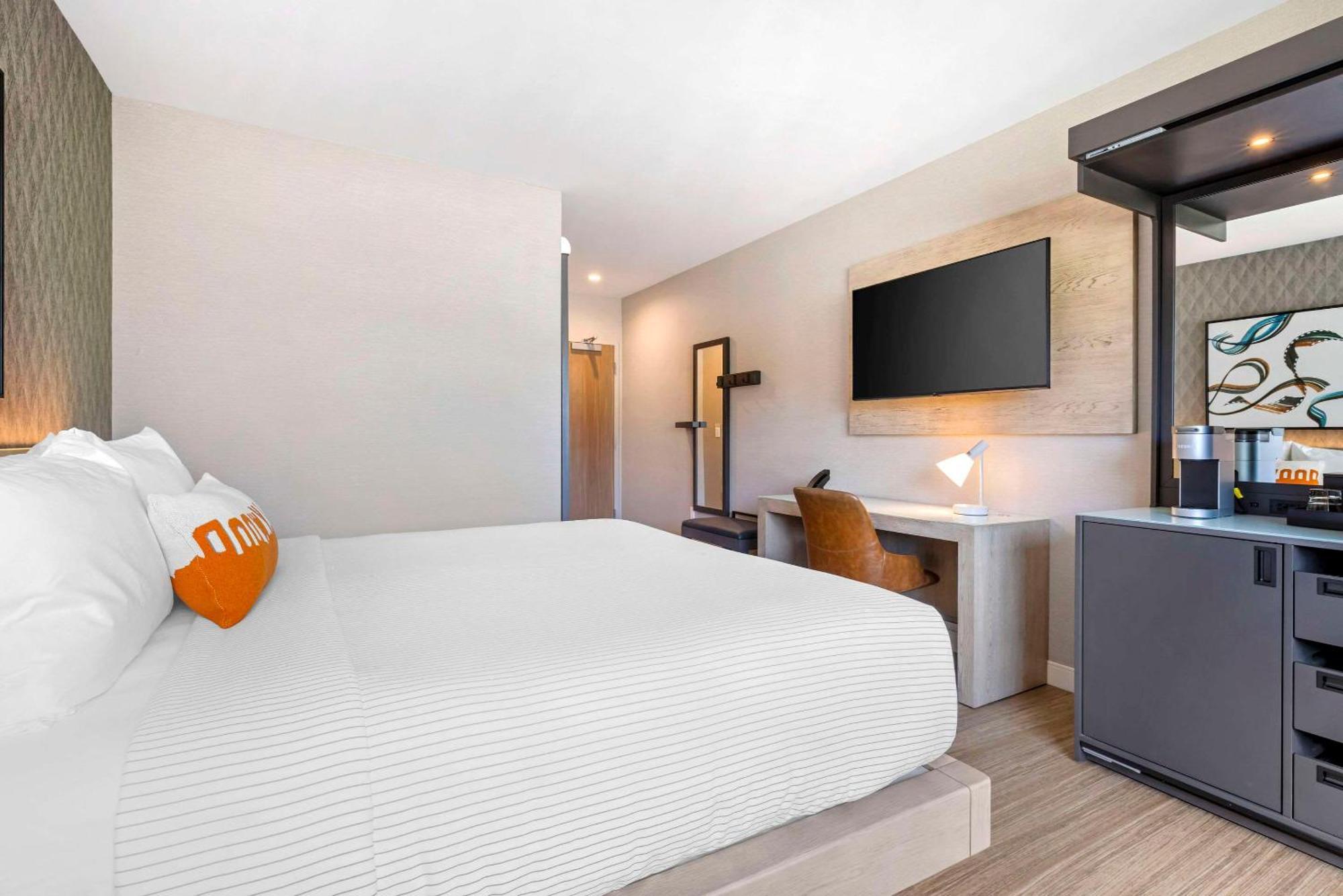 Cambria Hotel Burbank Airport Екстер'єр фото