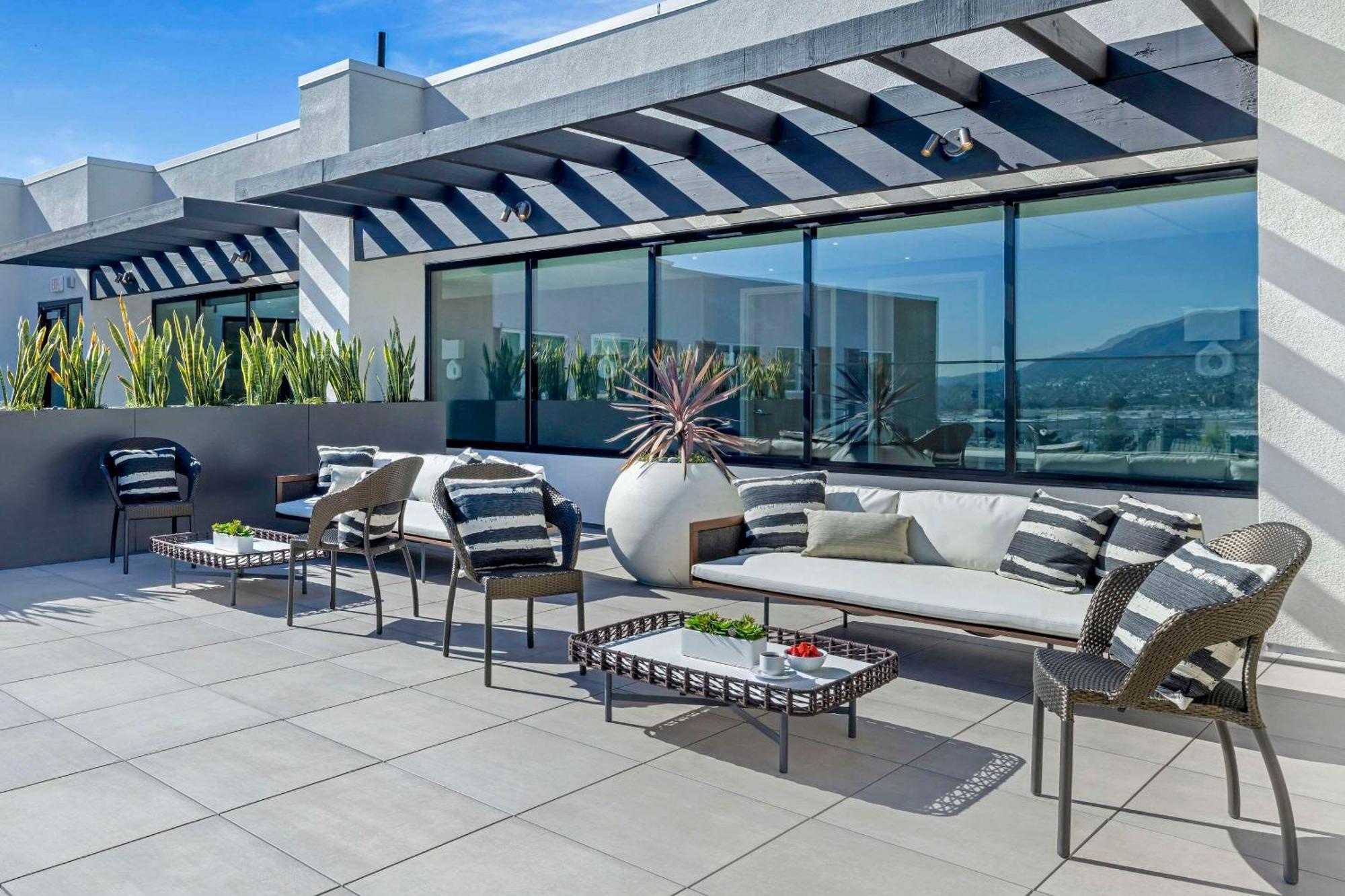 Cambria Hotel Burbank Airport Екстер'єр фото