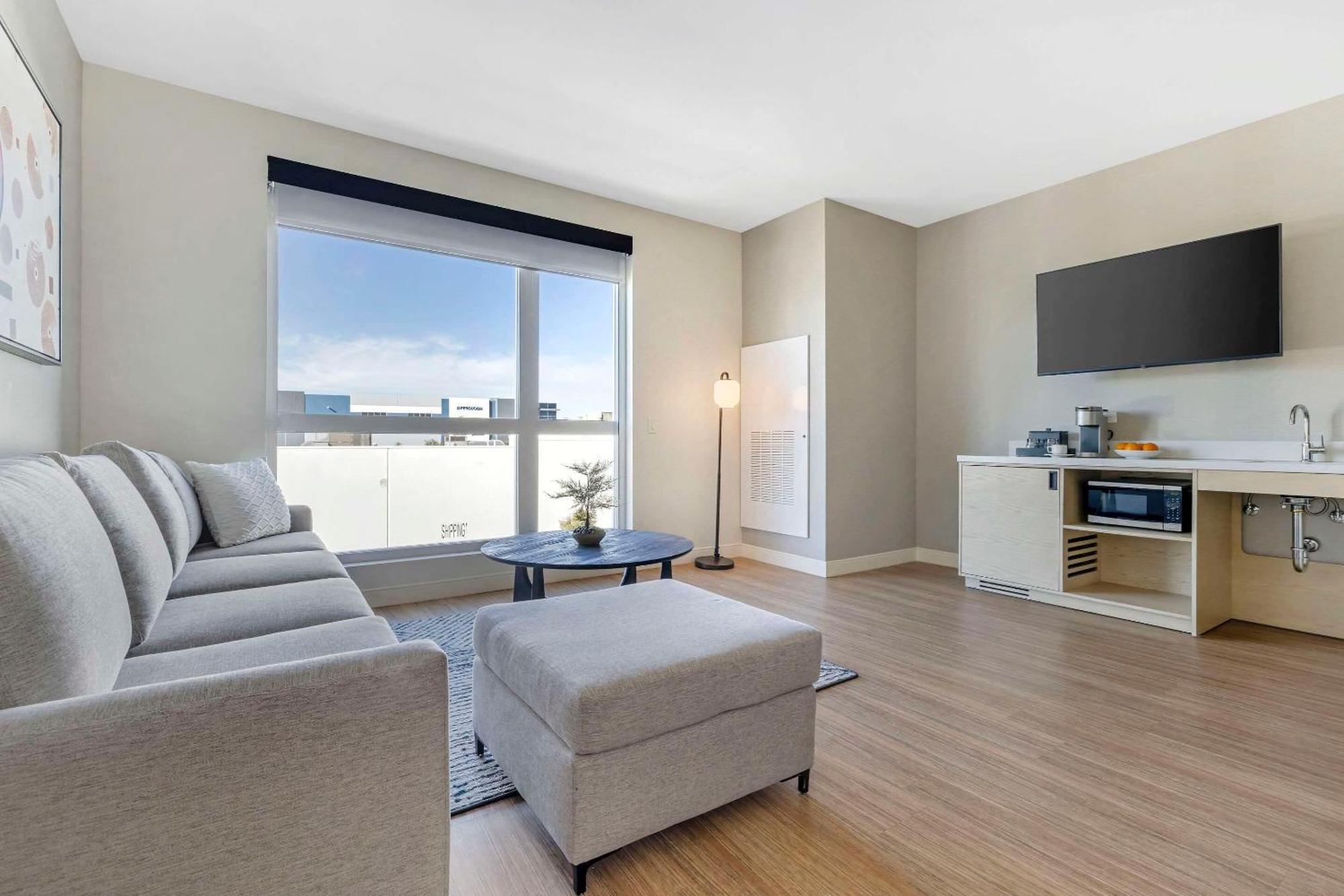 Cambria Hotel Burbank Airport Екстер'єр фото