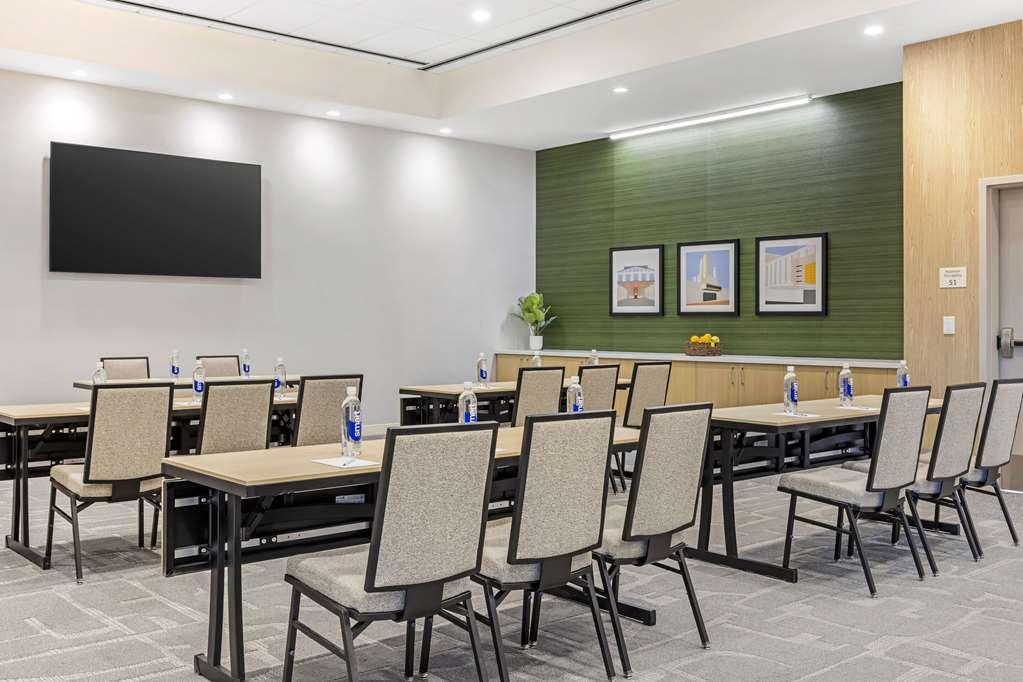 Cambria Hotel Burbank Airport Зручності фото
